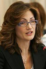 <B>Gelmini: "Pi� soldi agli insegnanti<br>Merito e pi� attenzione alle private" </B>